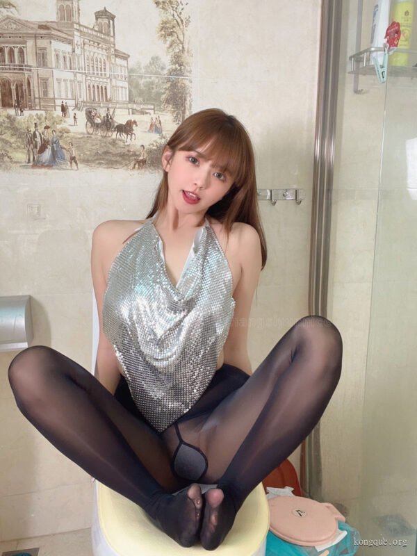23010.张思允 – 吊带黑丝 [20P-12MB]-漂泊带土